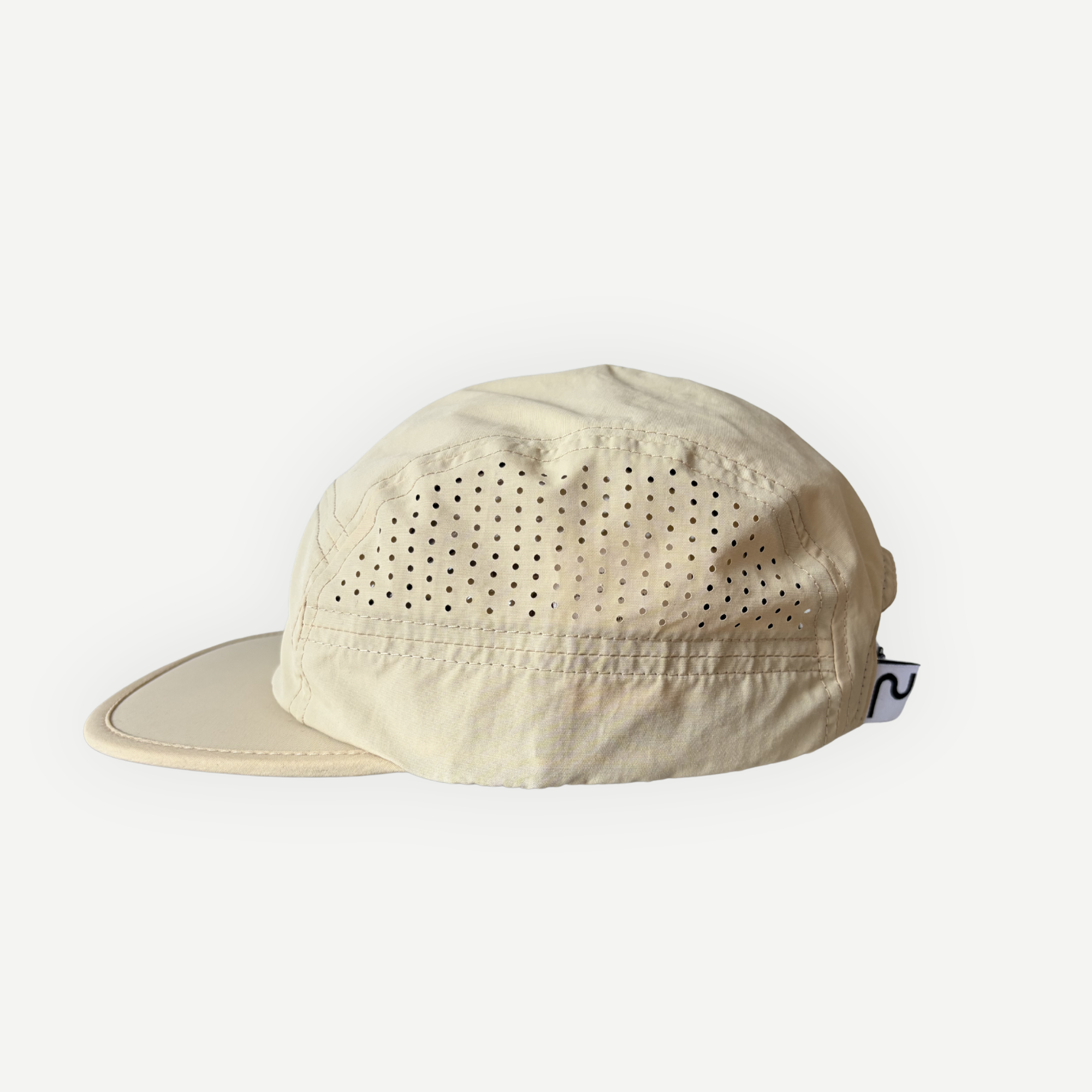 Collection of Casquette de course en nylon léger et respirant – ajustable - Beige - Adulte in a gallery layout