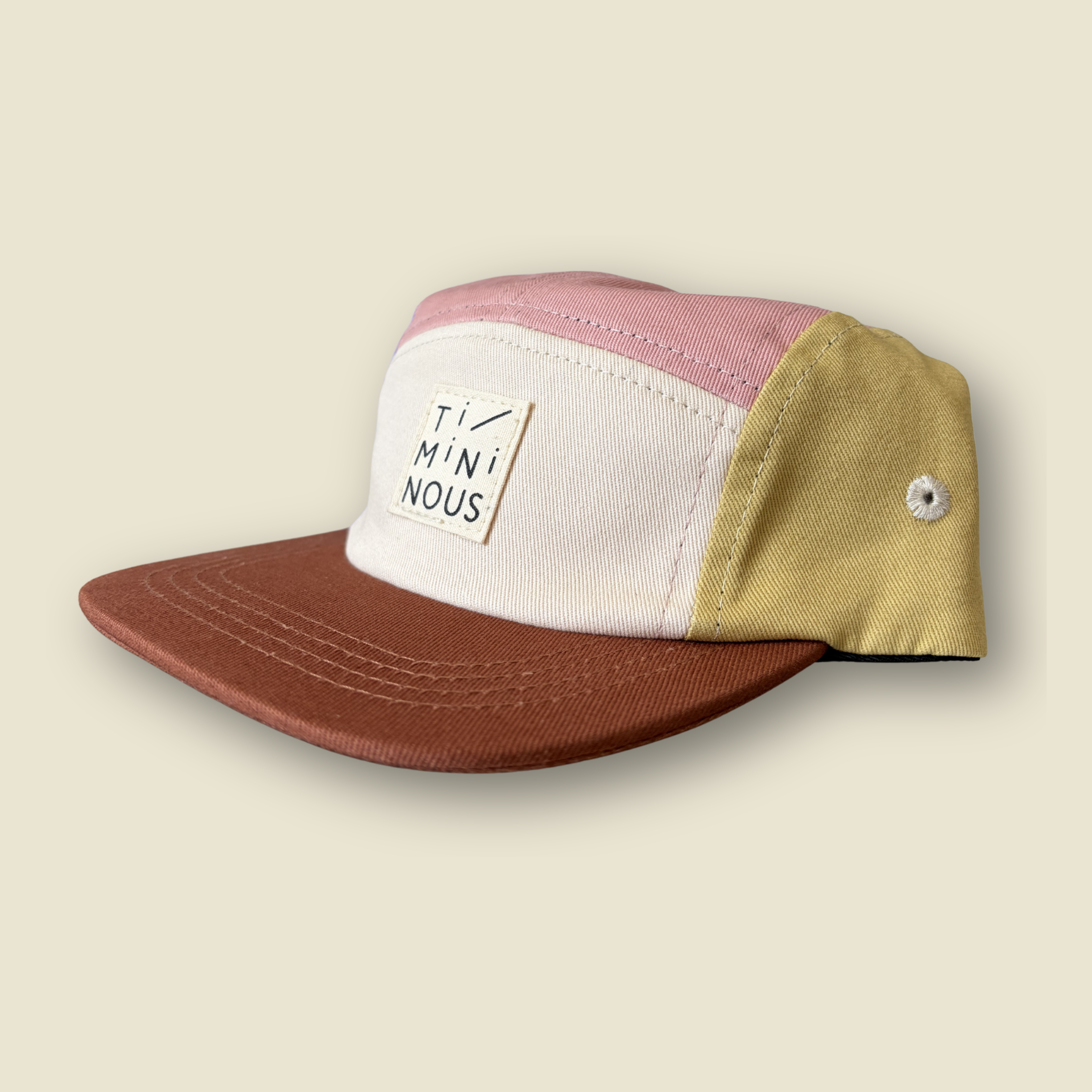 Collection of Casquette colorblock ajustable à 5 panneaux | Lila in a gallery layout