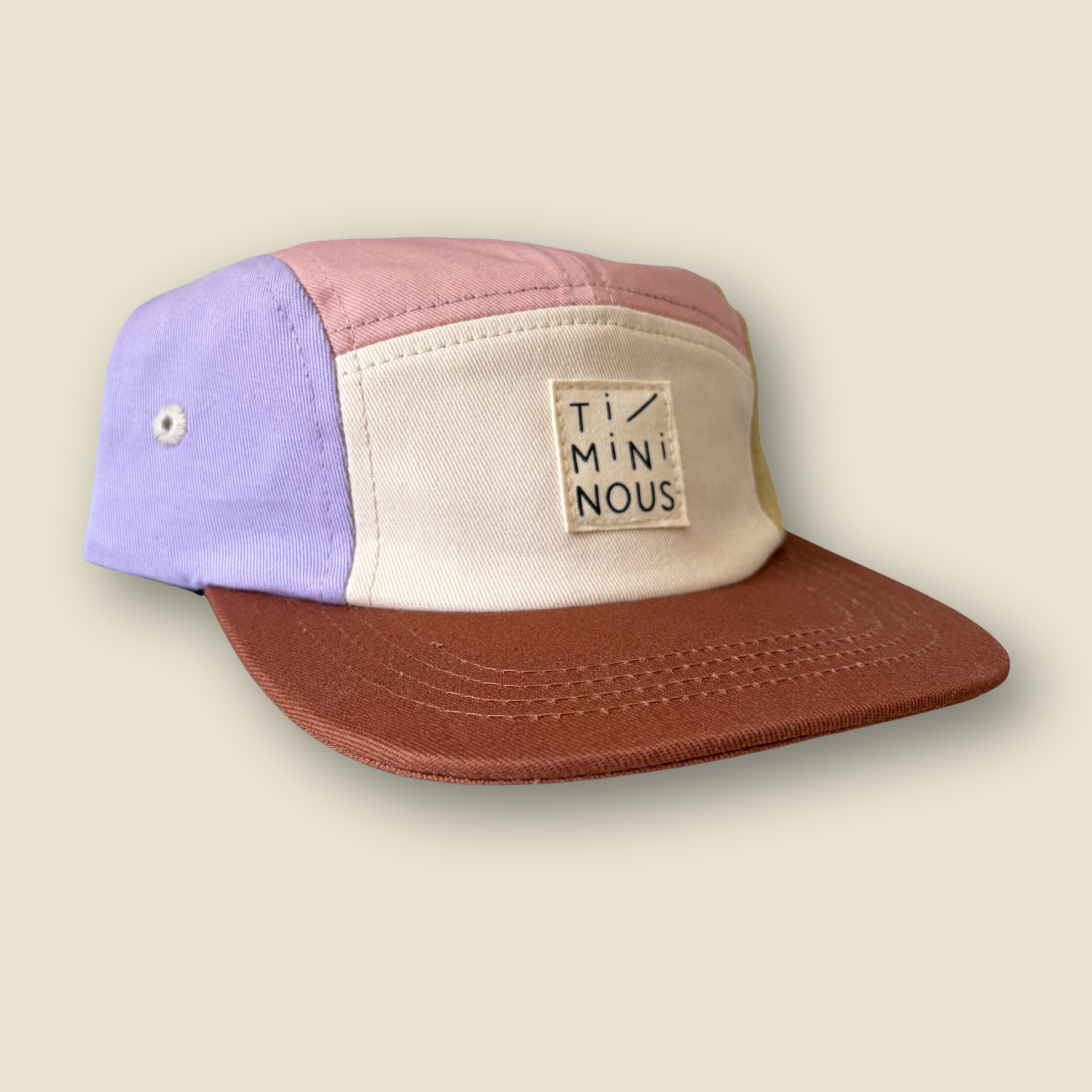 Collection of Casquette colorblock ajustable à 5 panneaux | Lila in a gallery layout