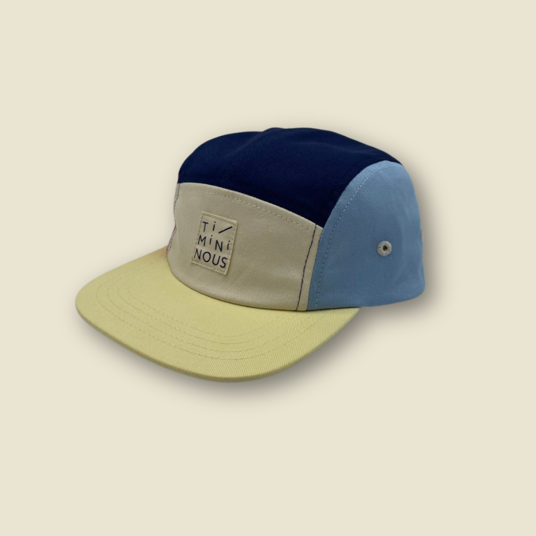 Collection of Casquette colorblock ajustable à 5 panneaux | Rouge in a gallery layout