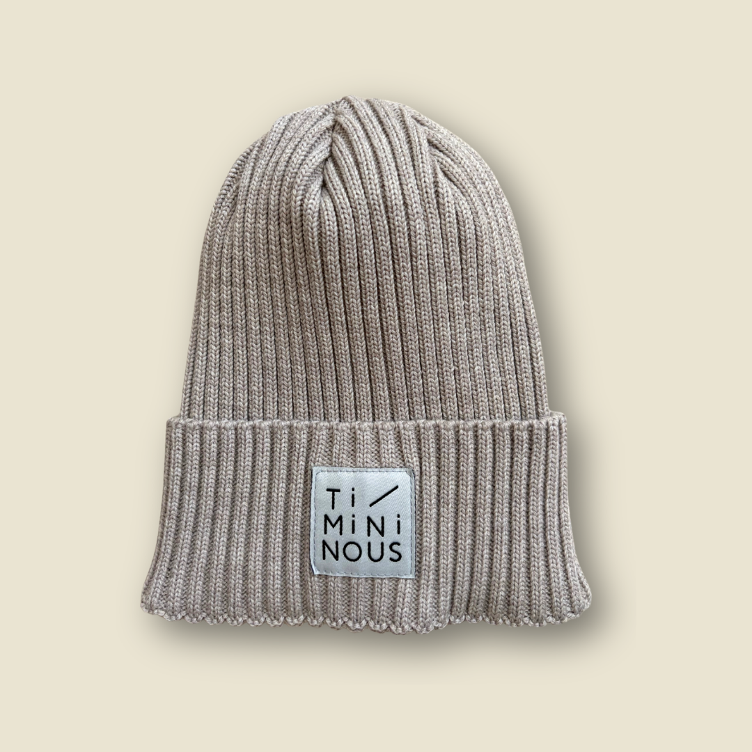 Collection of Tuque 100% laine de mérinos, écru, fabriquée à Montréal, Timininous. in a gallery layout