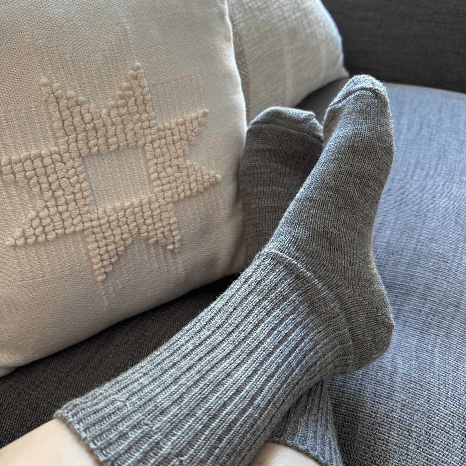 Collection of Bas en laine de mérinos 4 saisons pour adultes - Timininous in a gallery layout