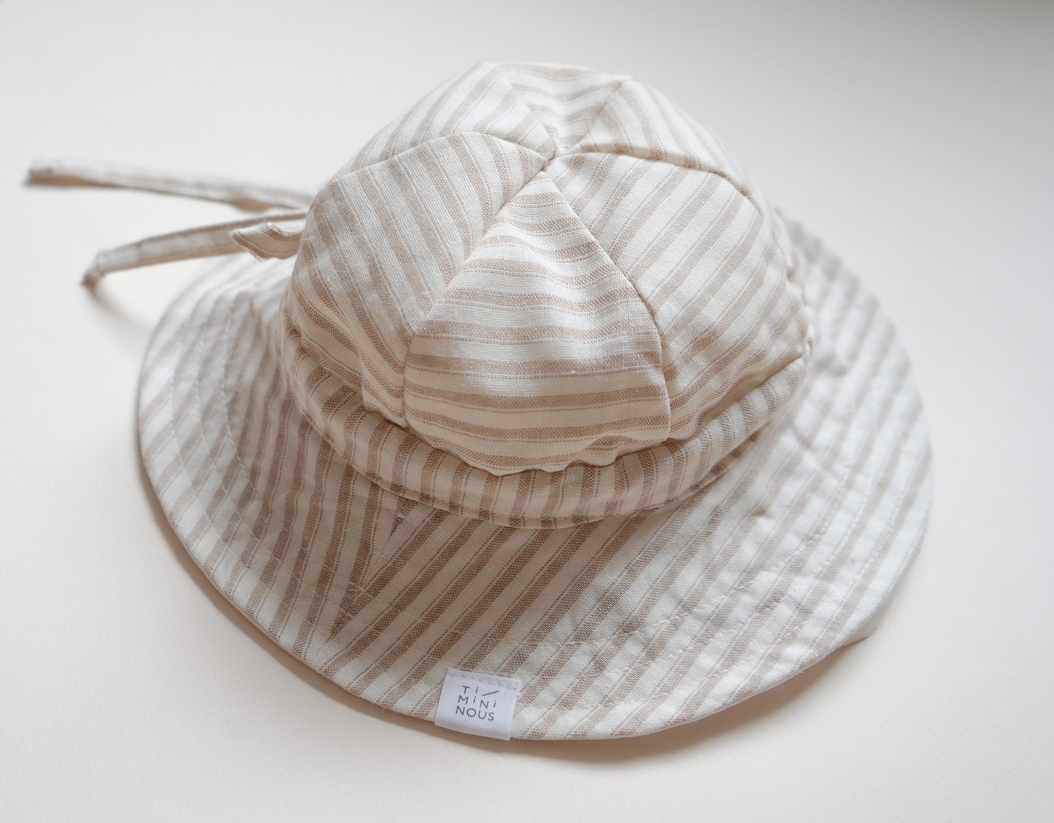 Collection of Chapeau évolutif en lin - Dunes - Timininous in a gallery layout